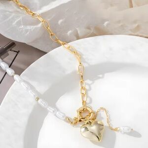 Gold Heart Pendant Necklace with Freshwater Pearls – Elegant Chain Necklace